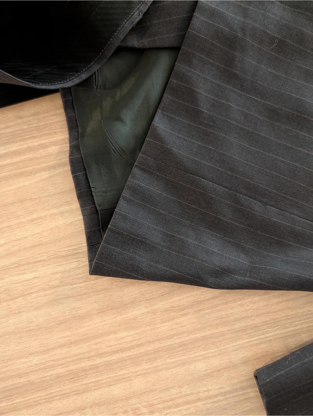 Joseph Feiss Dark Grey Pinstripe Suit 100% Wool Cuffs Pleated 41L - Picture 7 of 12